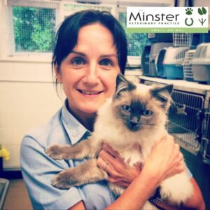 Jo Malone como médica veterinária